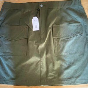 Universal Standard Skirt Size Large NWT Ang dark green Zipper and button 22 24
